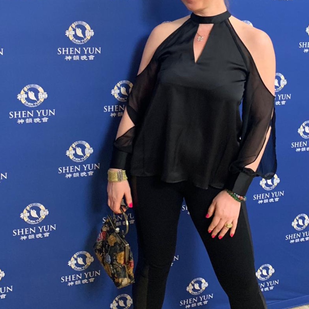 Great black silk/chiffon top